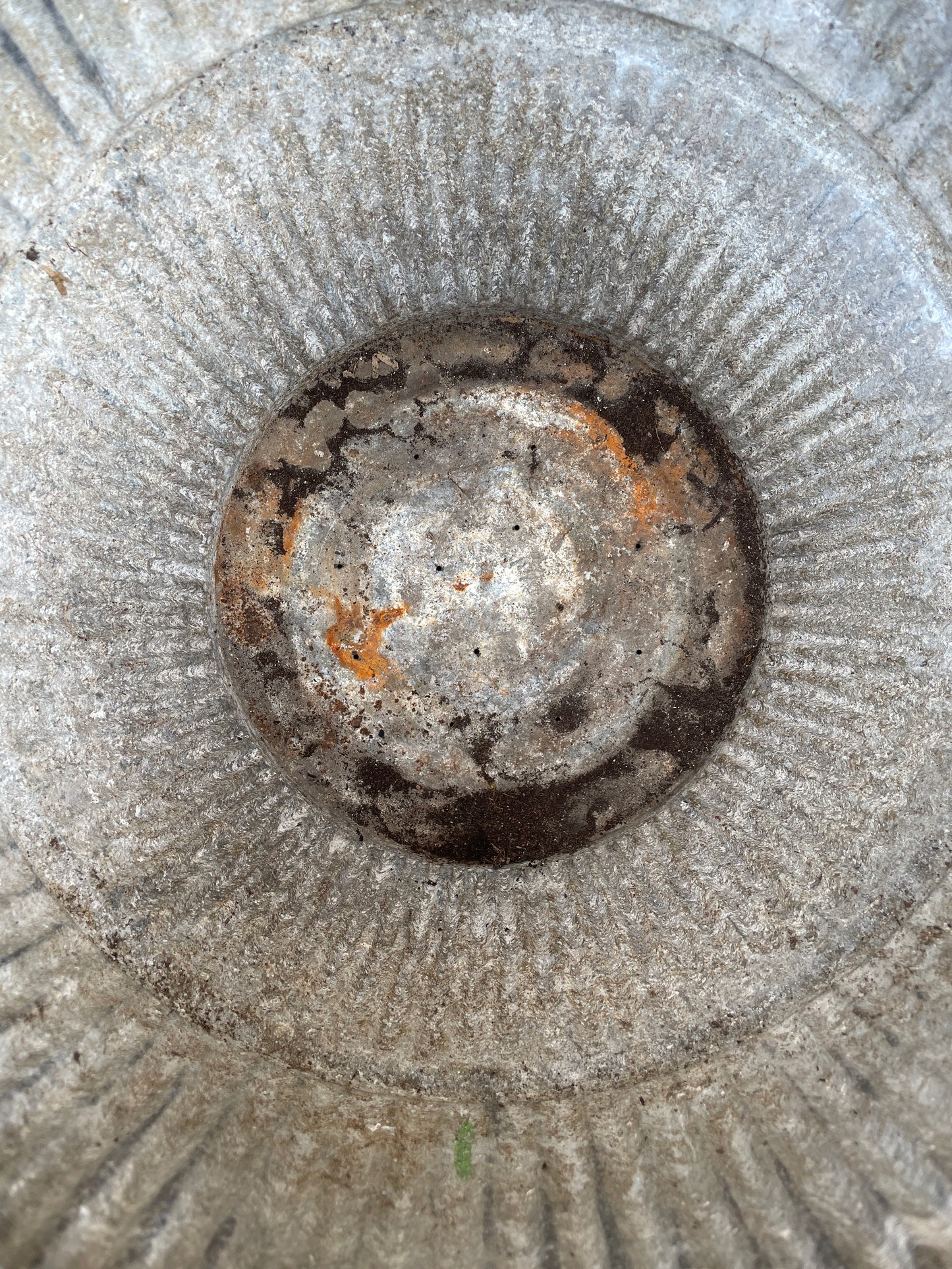 Dolly tub vintage original English design barrel shaped galvanised planter.