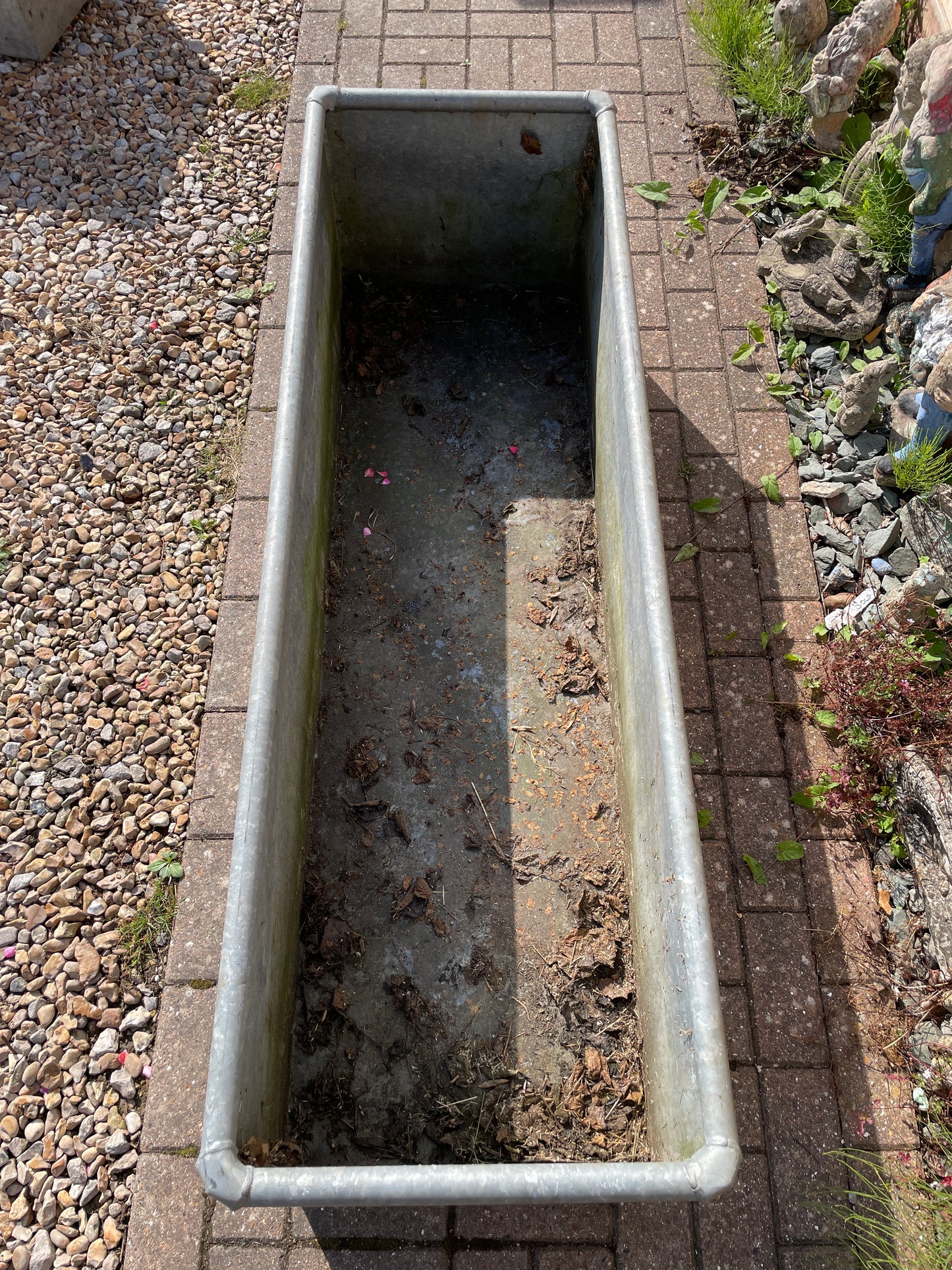 Galvanised water trough planter water feature 5ft.