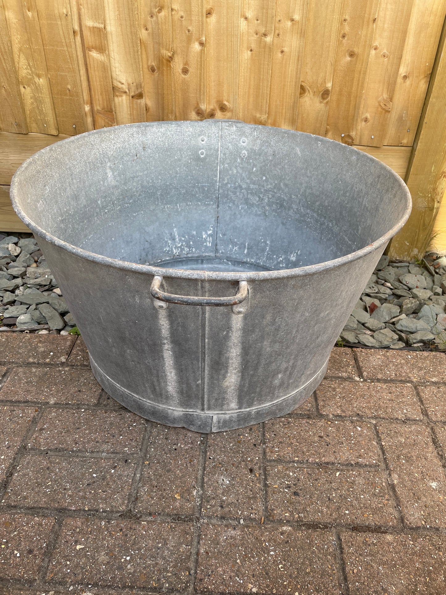 French round galvanised tub garden planter 67cm.