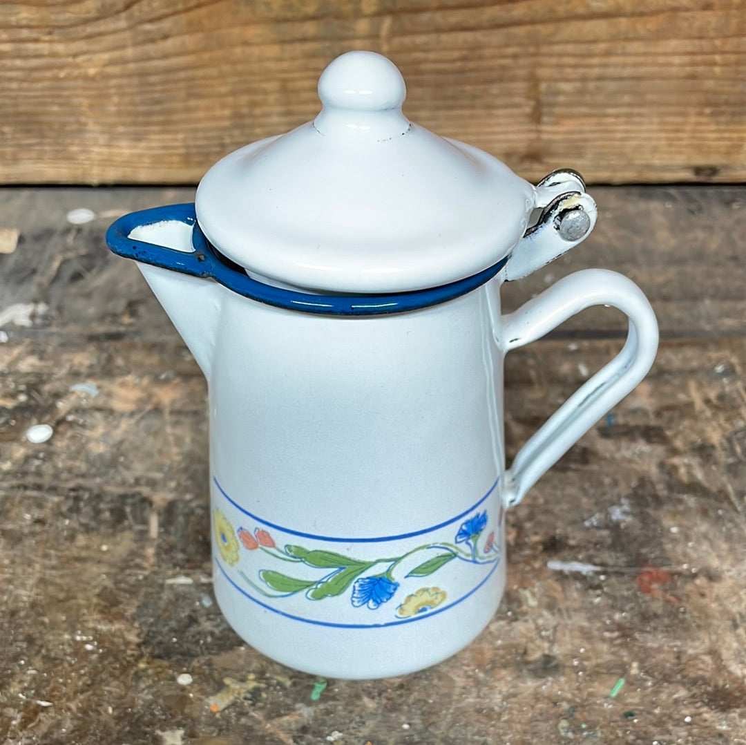 Mini enamelled coffee pot white with floral décor.