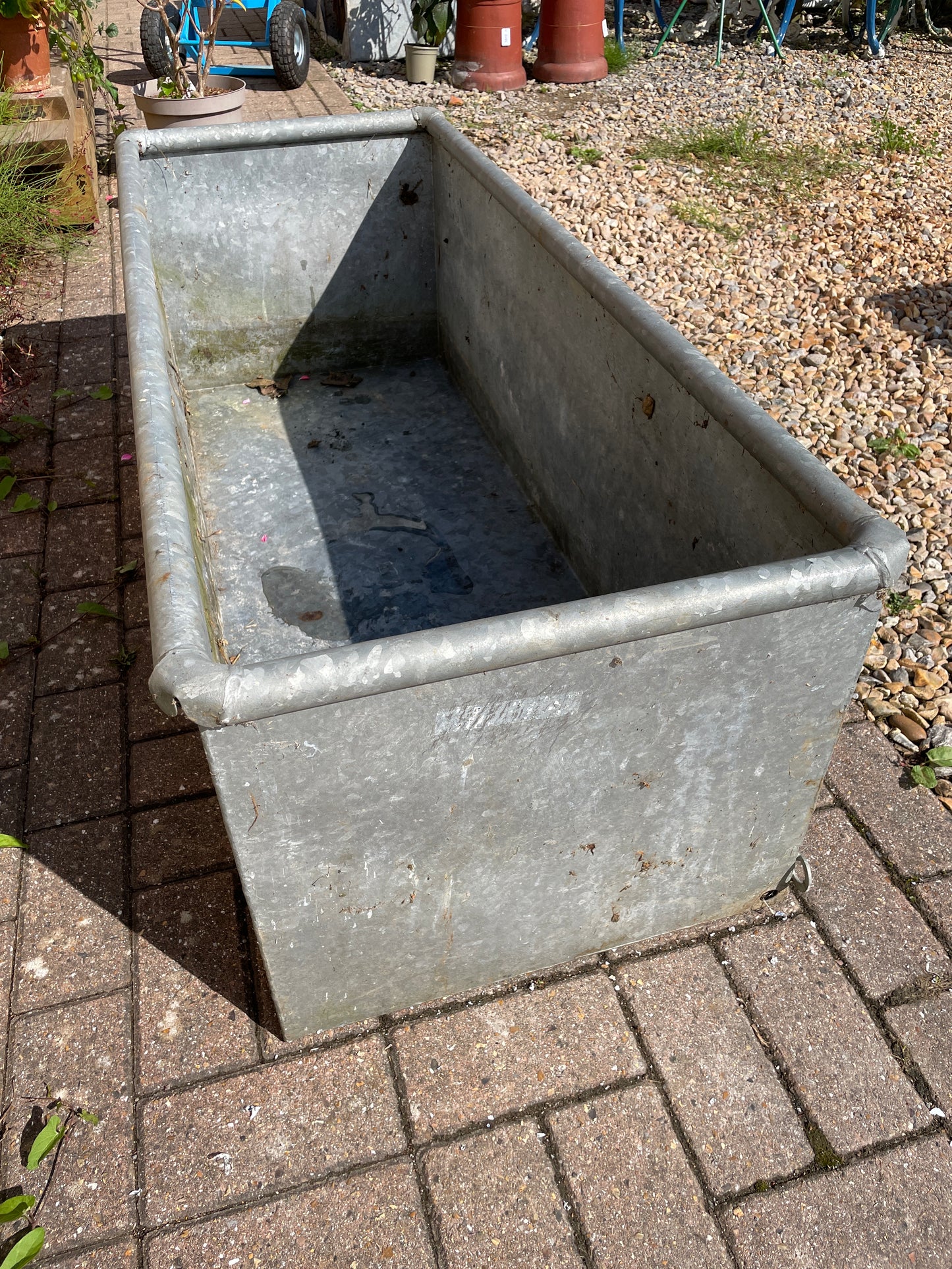 Galvanised water trough planter water feature 4ft.