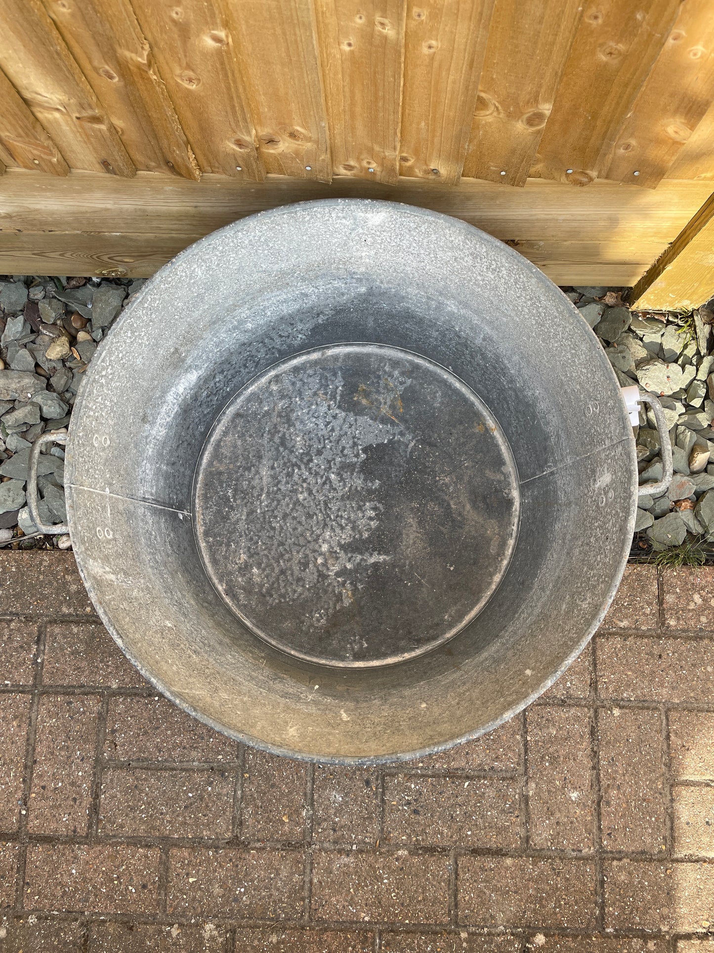 French Round 61cm galvanised tub garden planter.