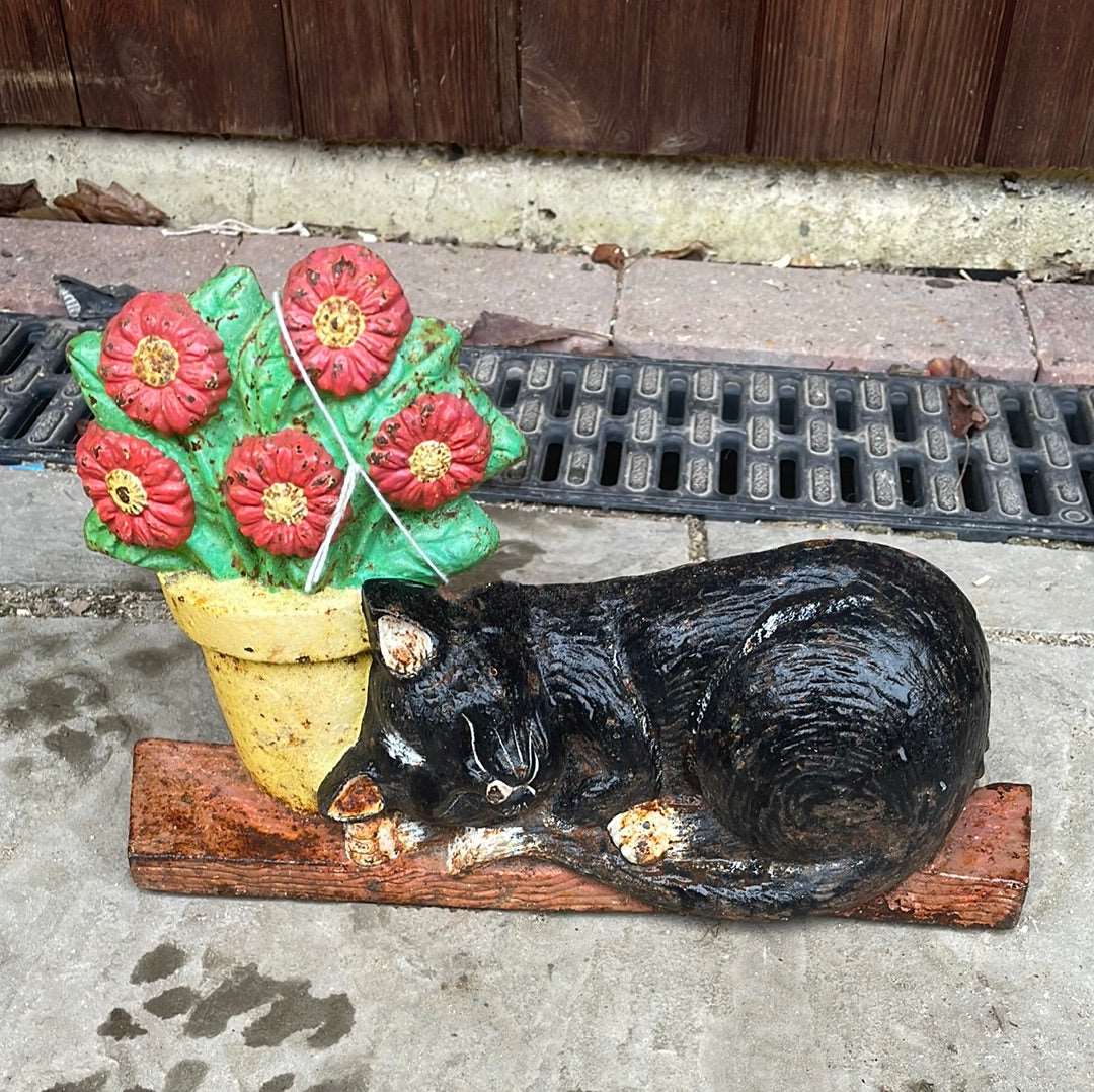 Cast iron cat and flower pot door stop. – Country Craft Cabin.