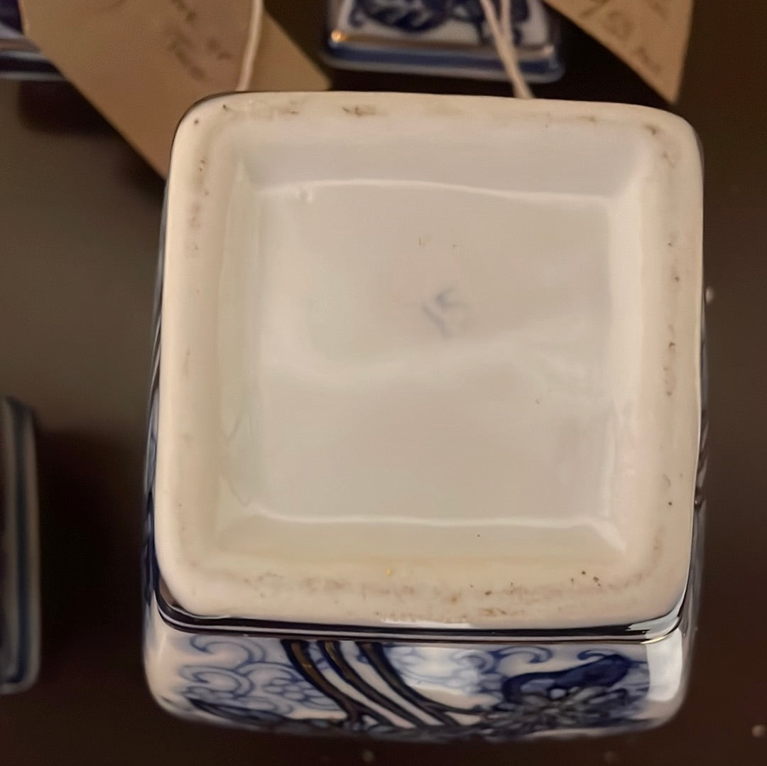 A Set Of Two Blue White And Gold Chinese Urns/Ginger Jars With Lids.