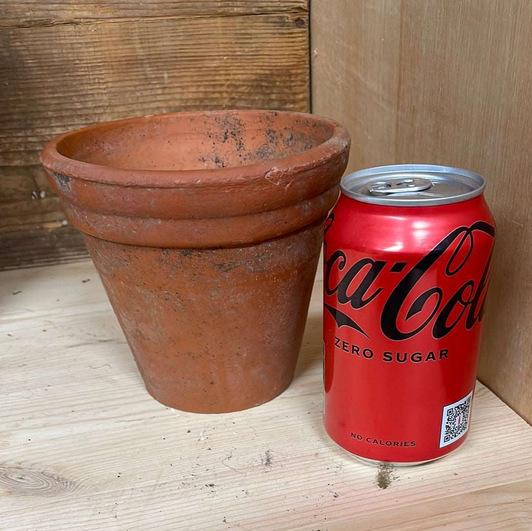 Vintage medium sized terracotta flower plant pot Sankey D 14cm H 12cm with wide rim.