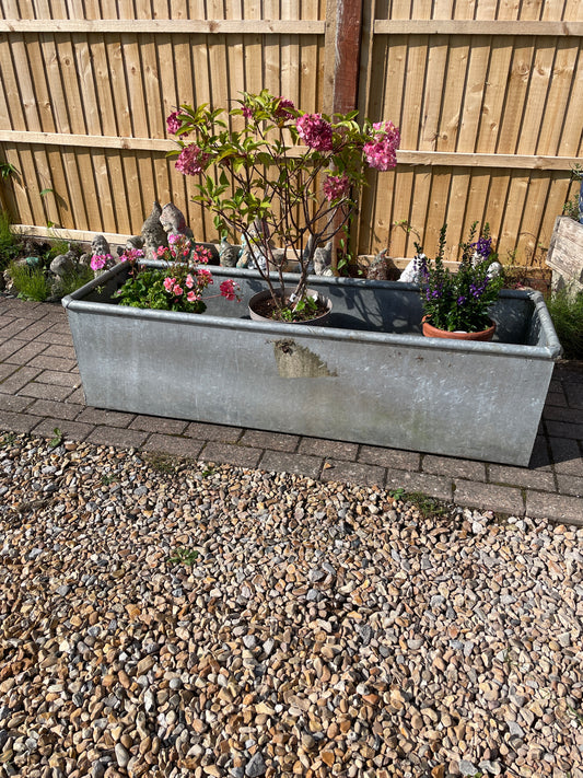 Galvanised water trough planter water feature 5ft.