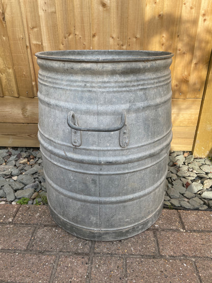 Dolly tub French/Belgian vintage galvanised planter.