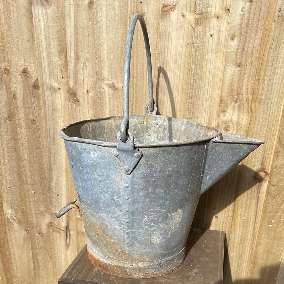 Vintage Galvanised Bucket with Pourer and Handle | Country Craft Cabin ...