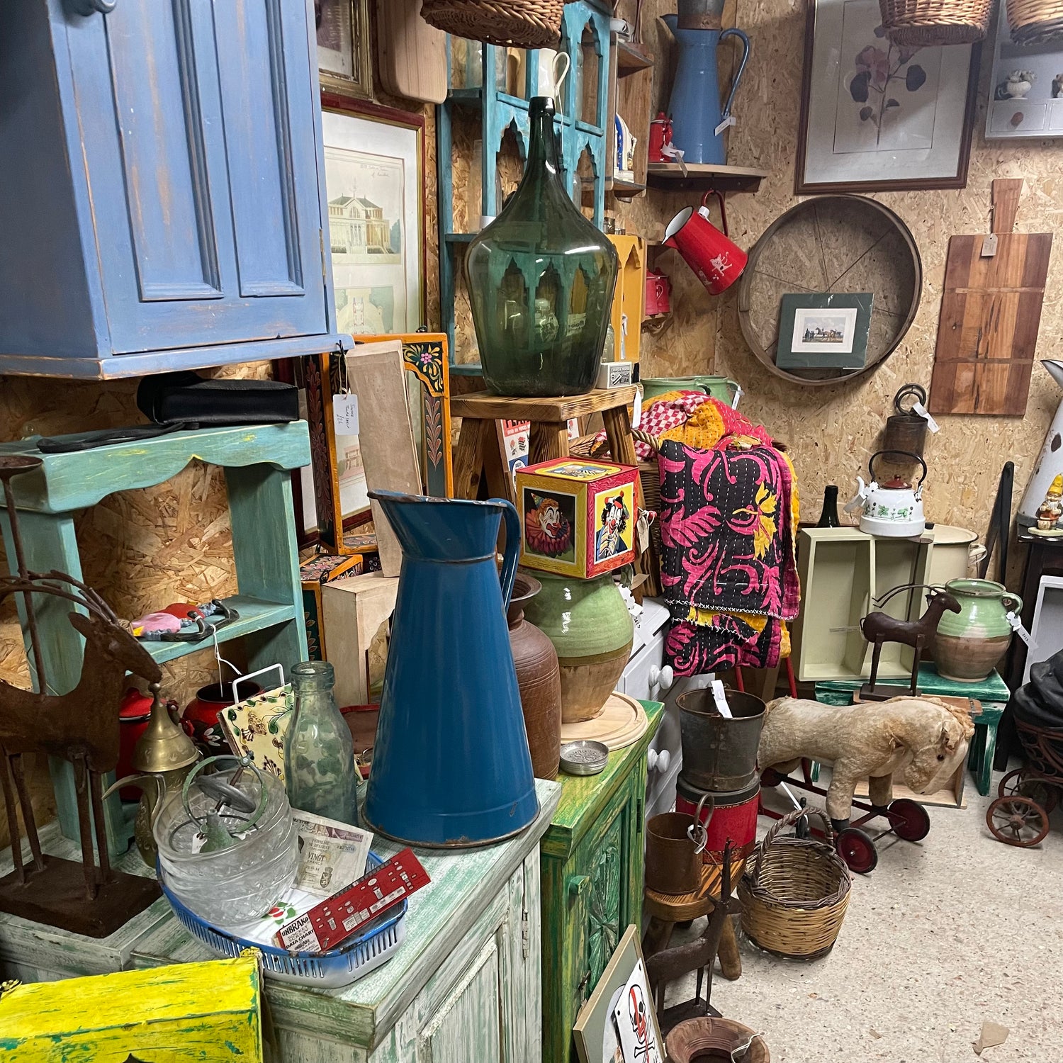 A view of the inside of Country Craft Cabin