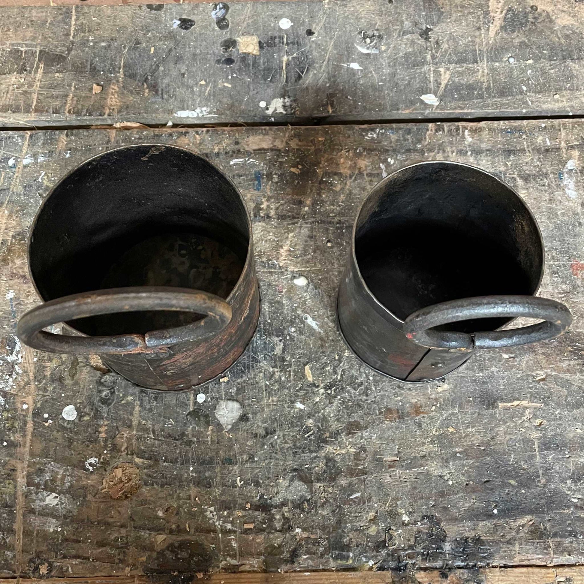 Single round metal pot planter set of 2