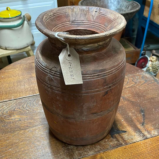 Wooden pot.